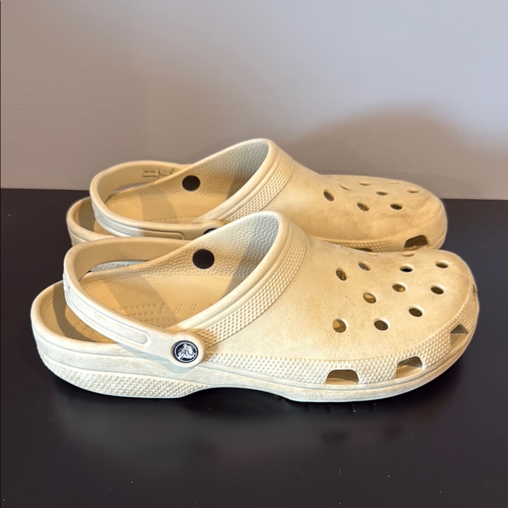 Men’s Size 12 Crocks Cream Clogs